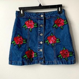 KUCCIA SEQUIN FLORAL PATCH DENIM SKIRT SIZE 8